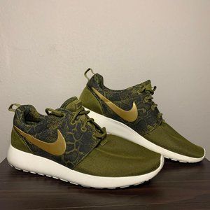 Nike Roshe One Print 'SnakeSkin' - Size 8.5 -